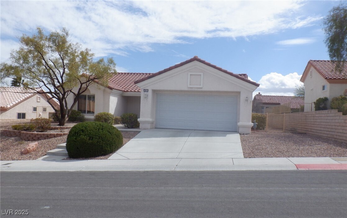 10017 Keysborough Dr in Las Vegas, NV - Building Photo