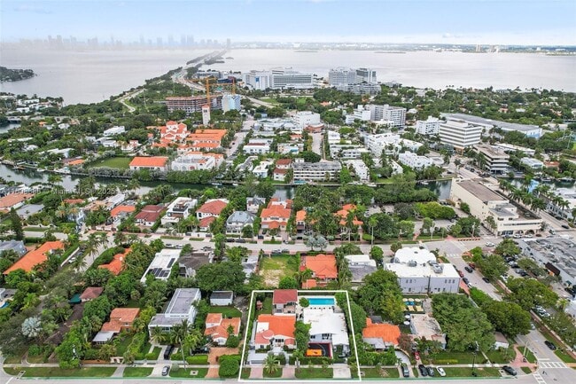 3758 Prairie Ave in Miami Beach, FL - Building Photo - Building Photo