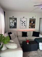 10016 Winding Lake Rd in Sunrise, FL - Building Photo - Building Photo