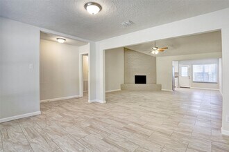 17559 Methil Dr in Spring, TX - Foto de edificio - Building Photo