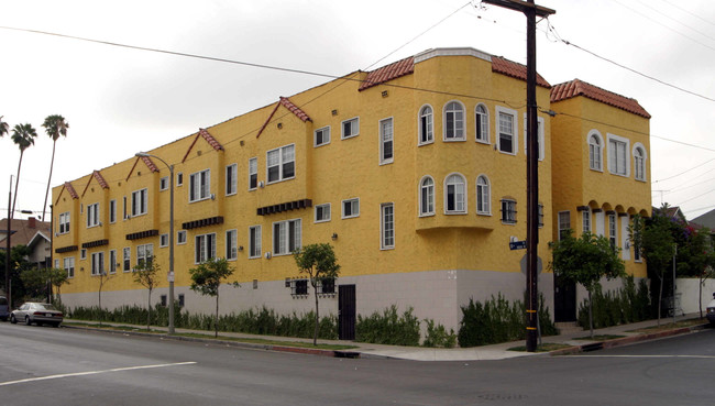 1102 S Mariposa Ave in Los Angeles, CA - Building Photo - Building Photo