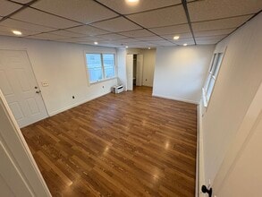 16 Arrowhead Dr in Shirley, NY - Building Photo - Building Photo