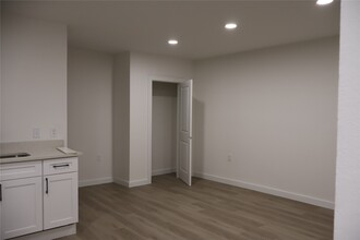 5502 Circlegate Dr in Spring, TX - Building Photo - Building Photo