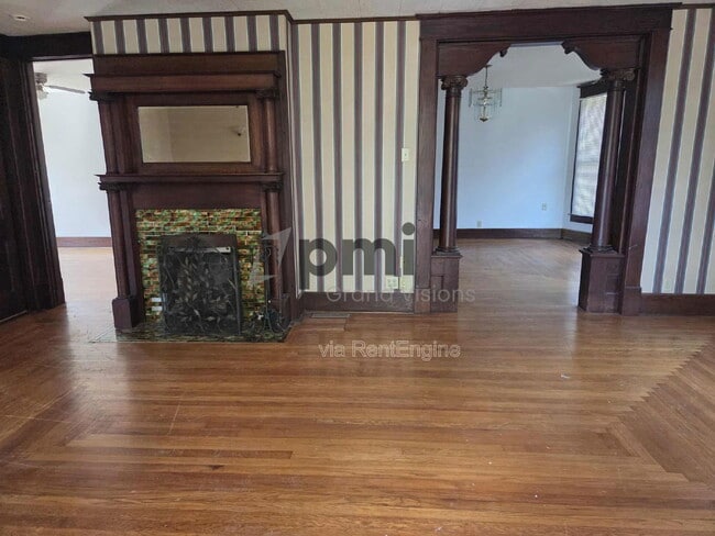 1803 Madison Ave in Charleston, IL - Building Photo - Building Photo