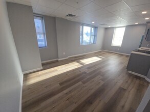 74 W Main St-Unit -2 in Walden, NY - Building Photo - Building Photo