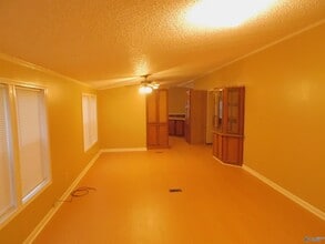 498 Berry Hollow Rd in Gurley, AL - Building Photo - Building Photo