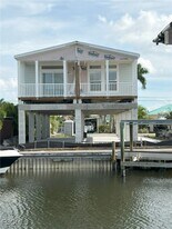2951 York Rd in Saint James City, FL - Building Photo
