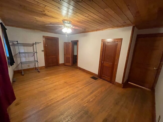 204 Watauga Dr in Boone, NC - Foto de edificio - Building Photo