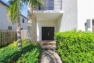 21016 NE 2nd Ct in North Miami Beach, FL - Building Photo - Building Photo