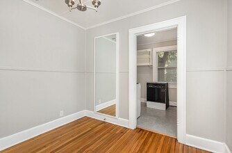 2112 McMillan Ave, Unit A in Dallas, TX - Building Photo - Building Photo