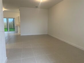2534 SE 27th Dr in Homestead, FL - Foto de edificio - Building Photo
