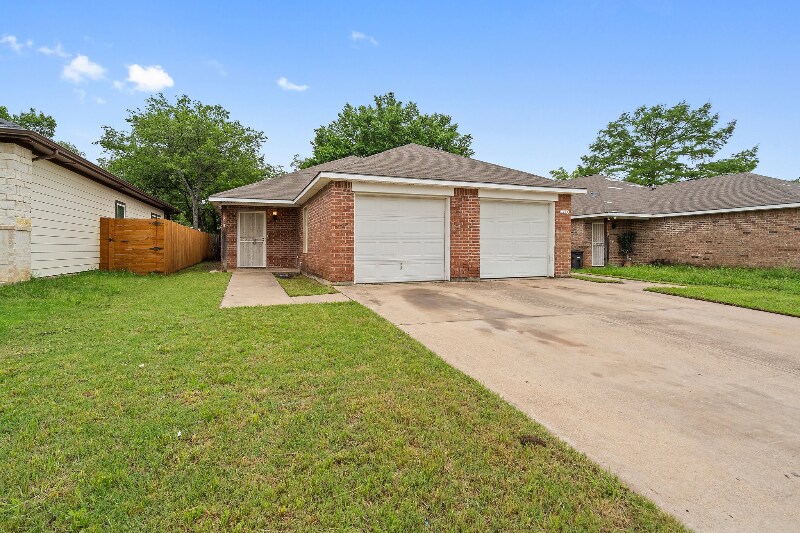 1913 Birdell St in Fort Worth, TX - Building Photo