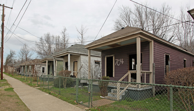 702 N Farish St in Jackson, MS - Building Photo - Building Photo