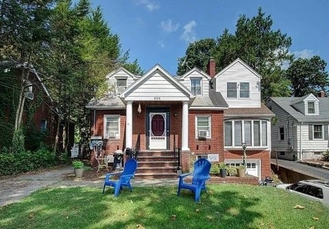 property at 326 Mt Prospect Ave