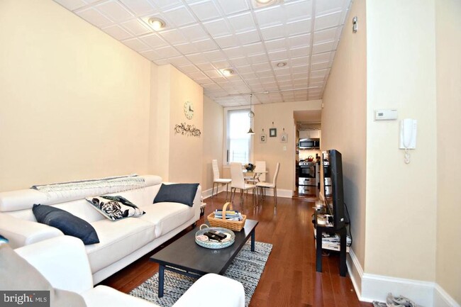 2215 Fitzwater St in Philadelphia, PA - Building Photo - Building Photo