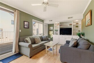 216 Goddard Row in Newport, RI - Building Photo - Building Photo