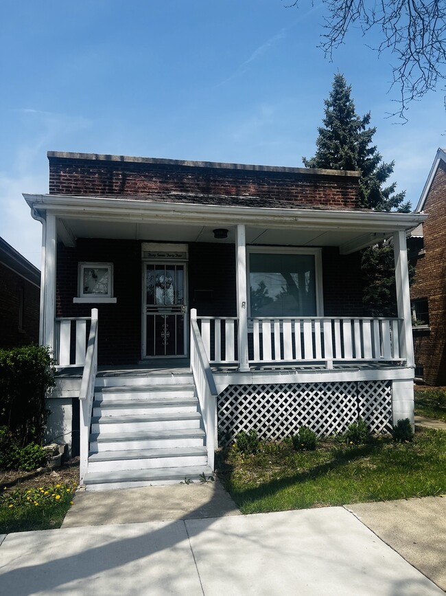 property at 4744 W Deming Pl
