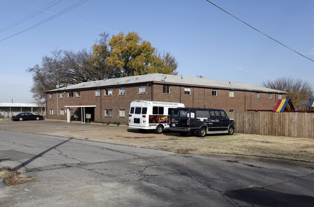 Alameda Apartments in Bartlesville, OK - Foto de edificio