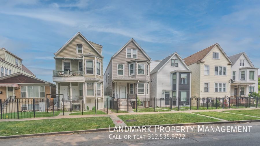 2833 N Avers Ave in Chicago, IL - Building Photo