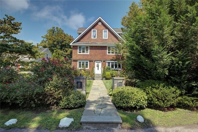 property at 2 Goldwin St