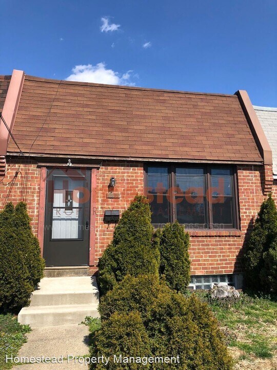 1579 Summit St Photo