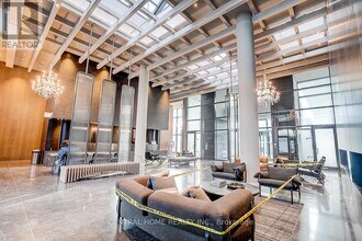 28 Interchange Wy in Vaughan, ON - Building Photo - Building Photo