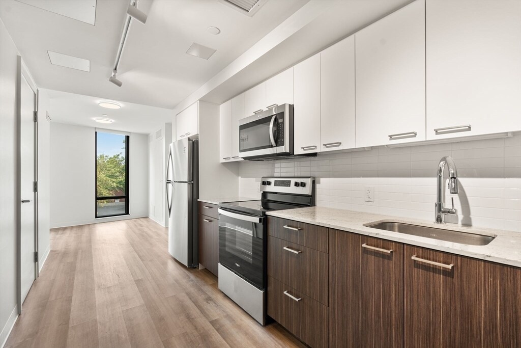 281 Western Ave, Unit #1 in Boston, MA - Building Photo