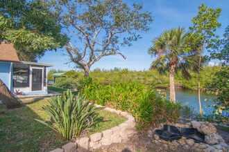 922 Jackson Way in Fort Pierce, FL - Building Photo - Building Photo