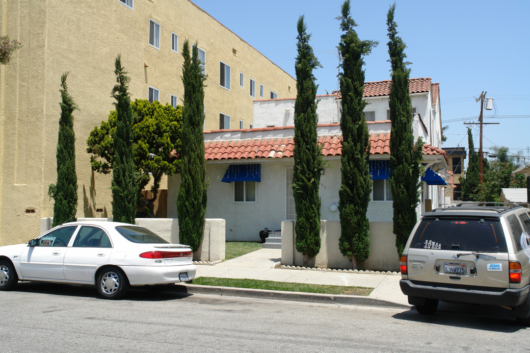 944-946 Dewey Ave in Los Angeles, CA - Foto de edificio