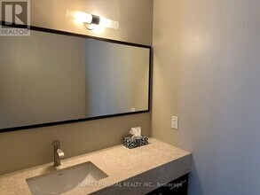 21 Nelson St in Toronto, ON - Building Photo - Building Photo