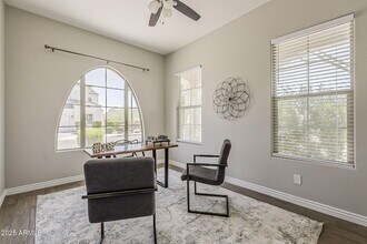 3310 E Los Gatos Dr in Phoenix, AZ - Building Photo - Building Photo