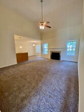 302 Chalet Cir in Clarksville, TN - Foto de edificio - Building Photo