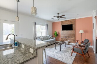 3319 Old Hickory Blvd in Nashville, TN - Foto de edificio - Building Photo