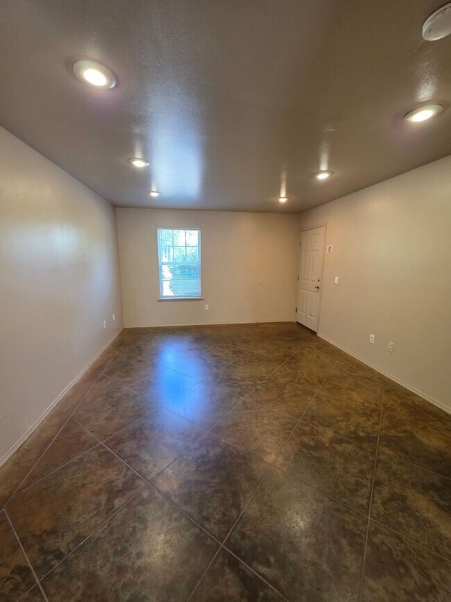 104 E Carthage Ave in Russellville, AR - Building Photo - Building Photo