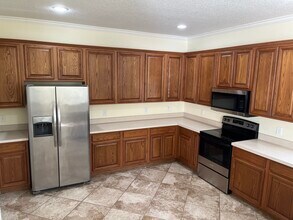 26915 Stillbrook Dr in Zephyrhills, FL - Building Photo - Building Photo