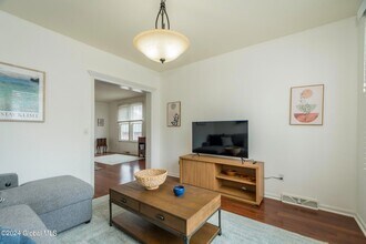 39 Walton St in Saratoga Springs, NY - Building Photo - Building Photo