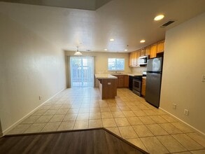326 Hetherington Cir in Yuba City, CA - Building Photo - Building Photo