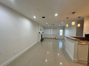 104 NE 16th Ave in Boynton Beach, FL - Building Photo - Building Photo