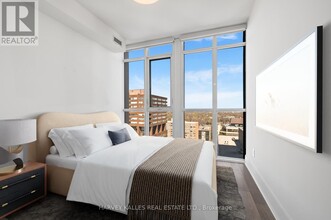 32-1832 Davenport Rd in Toronto, ON - Building Photo - Building Photo