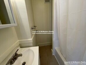 22 Joy St, Unit Joy street 4 in Boston, MA - Building Photo - Building Photo