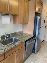 Madlyn Apartments in Seattle, WA - Building Photo - Building Photo