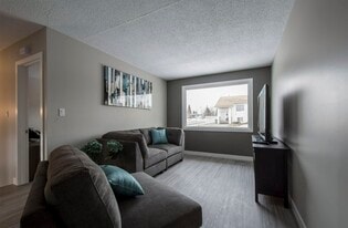 9314-93108 108 Ave in Grande Prairie, AB - Building Photo