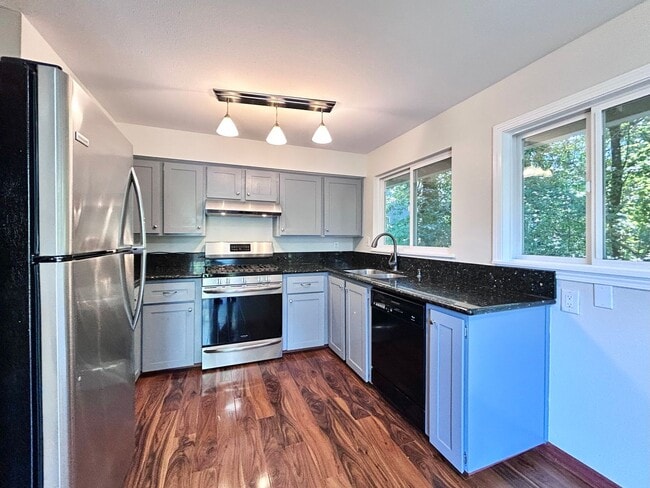 5028 SW Baird St in Portland, OR - Building Photo - Building Photo