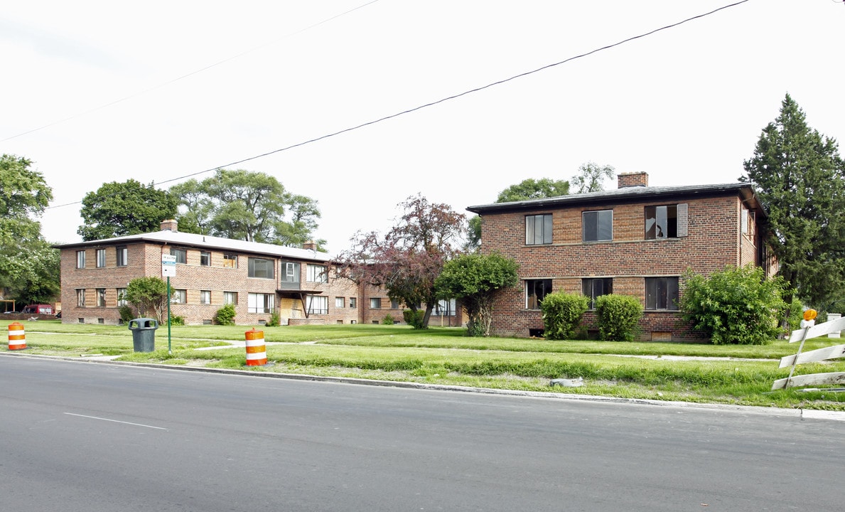 McNichols Apartments in Detroit, MI - Building Photo