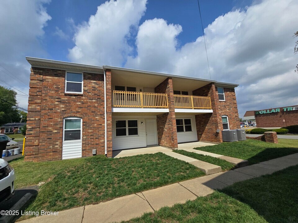 9124 Kenlock Dr in Louisville, KY - Foto de edificio