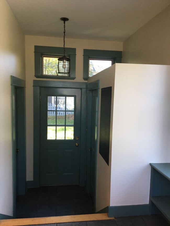 28 W Main St in Vergennes, VT - Building Photo - Building Photo