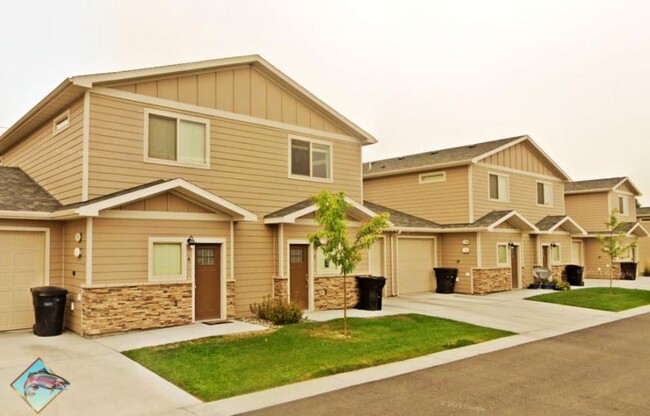 property at 721 Lake Elmo Dr