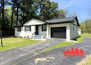 4960 Sherry Dr in Horn Lake, MS - Building Photo - Building Photo
