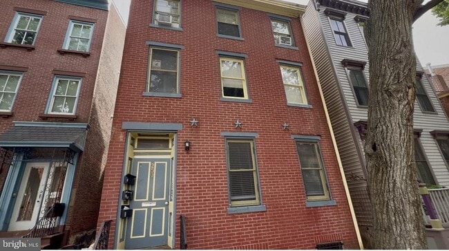 property at 253 Mercer St