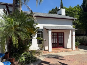 5408 Morella Ave in Valley Village, CA - Building Photo - Building Photo